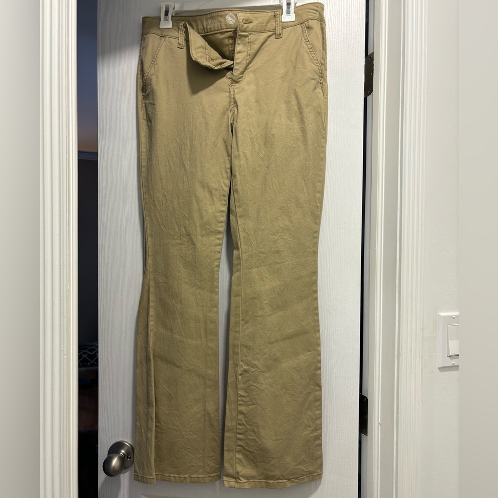 SO juniors kahki boot cut pants, size 11.